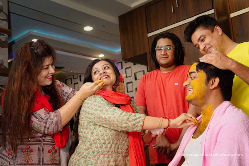 Best Candid photography of Haldi Khela / Holud khela / Haldi ceremony
